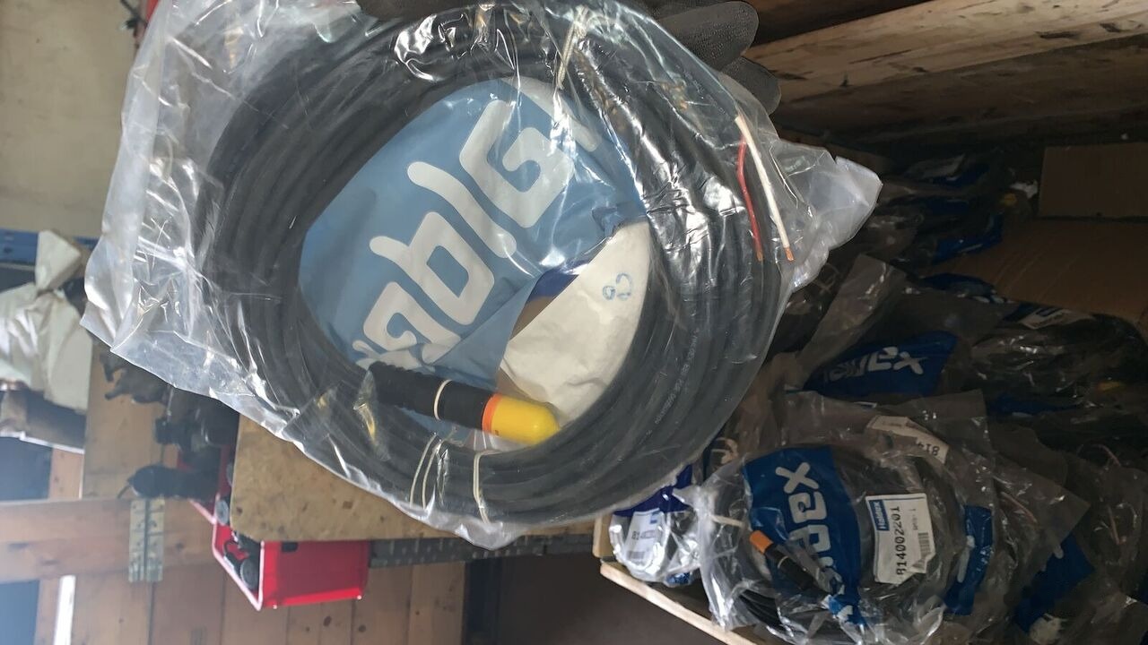 Haldex elektryczny EBS 24V 4m - Linie/ Furtun frână pentru Camion: Foto 4 Haldex elektryczny EBS 24V 4m - Linie/ Furtun frână pentru Camion: Foto 4