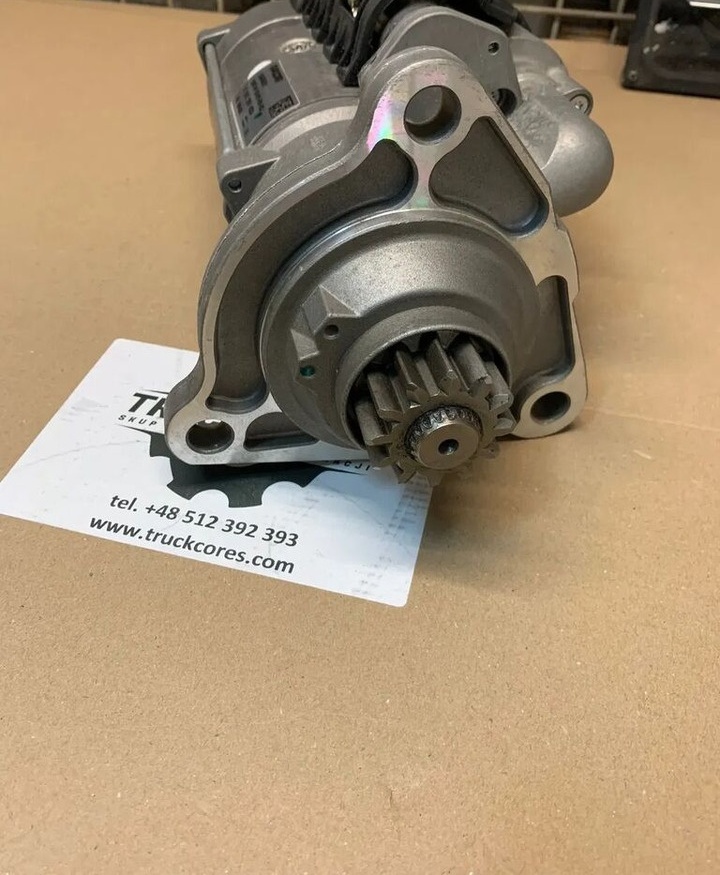 Nowy 24v 6kW DAF TEMSA SOLARIS 2134699 PACCAR BOSCH 0001261023 - Demaror pentru Camion: Foto 3 Nowy 24v 6kW DAF TEMSA SOLARIS 2134699 PACCAR BOSCH 0001261023 - Demaror pentru Camion: Foto 3