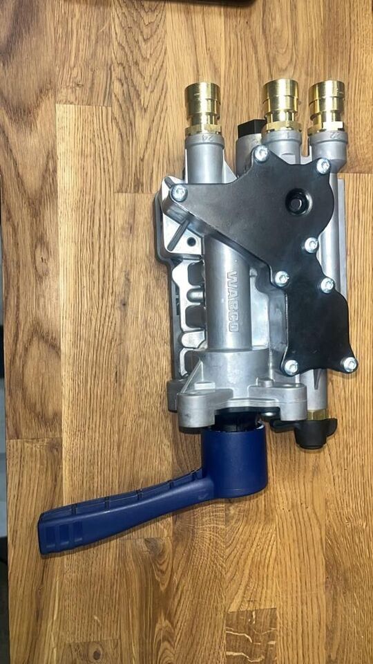 Nowy Zawór Sterowania Platformy Naczepy WABCO 4630905000 ETASC D 4630905000 - Supapa hidraulica pentru Camion: Foto 1 Nowy Zawór Sterowania Platformy Naczepy WABCO 4630905000 ETASC D 4630905000 - Supapa hidraulica pentru Camion: Foto 1