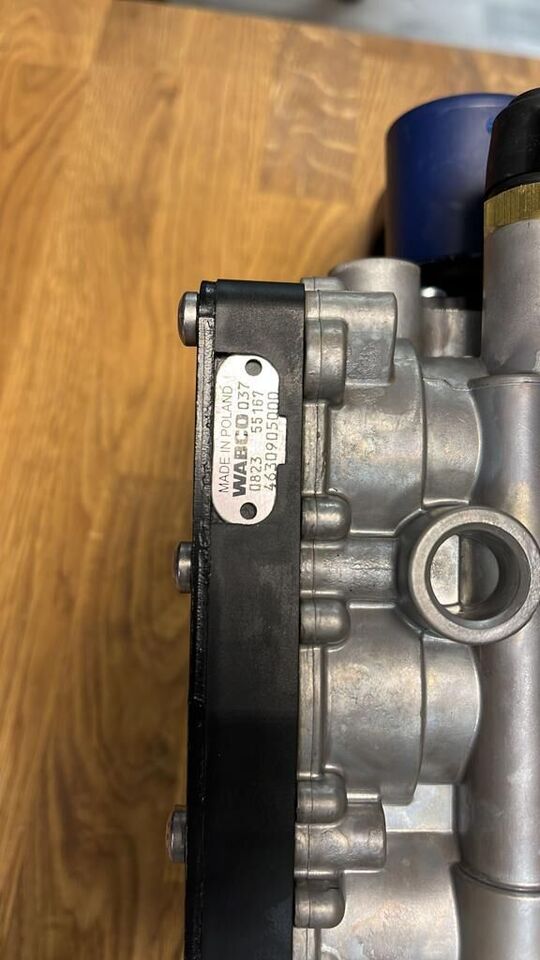 Nowy Zawór Sterowania Platformy Naczepy WABCO 4630905000 ETASC D 4630905000 - Supapa hidraulica pentru Camion: Foto 3 Nowy Zawór Sterowania Platformy Naczepy WABCO 4630905000 ETASC D 4630905000 - Supapa hidraulica pentru Camion: Foto 3