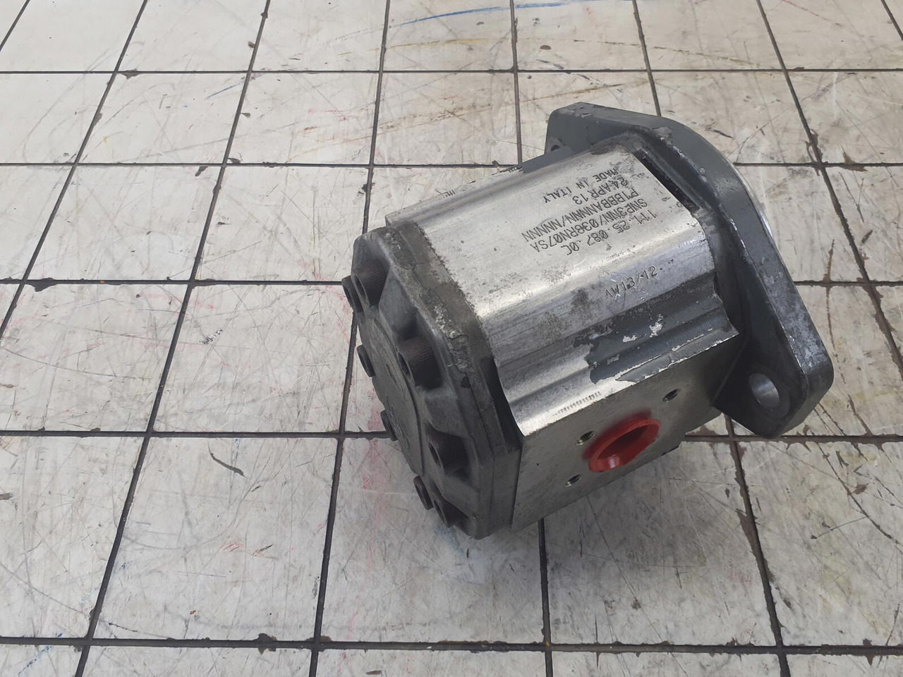 Danfoss LTM 1130-5.1 GEAR PUMP - Pompa hidraulica pentru Automacara: Foto 3 Danfoss LTM 1130-5.1 GEAR PUMP - Pompa hidraulica pentru Automacara: Foto 3