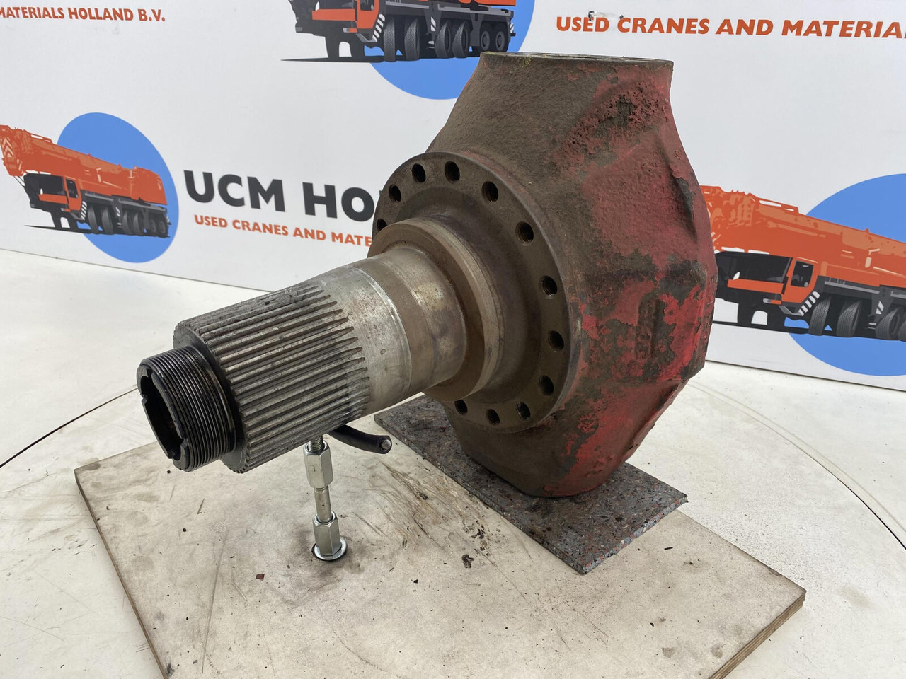 Gottwald AMK 70 Steering knuckle 16 holes axle 2 - Fuzeta pentru Automacara: Foto 1 Gottwald AMK 70 Steering knuckle 16 holes axle 2 - Fuzeta pentru Automacara: Foto 1