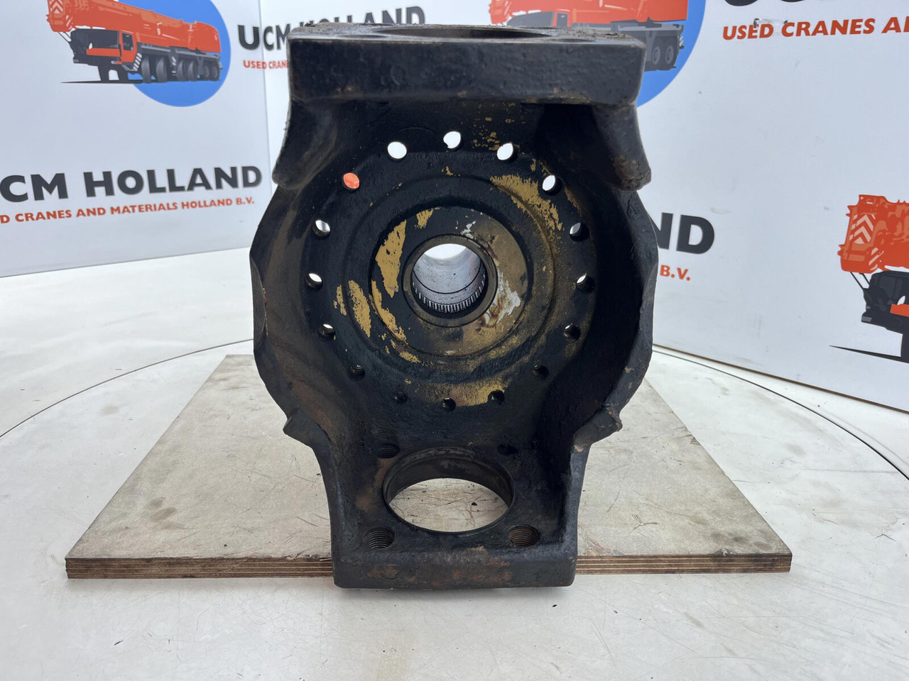 Grove AT 750 BE Steering knuckle 16 holes - Fuzeta pentru Automacara: Foto 5 Grove AT 750 BE Steering knuckle 16 holes - Fuzeta pentru Automacara: Foto 5