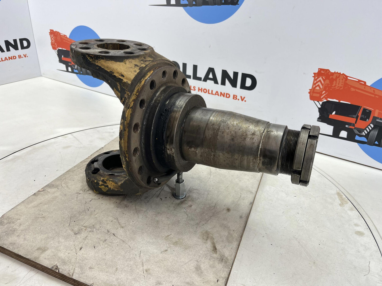 Grove AT 880 Steering knuckle 16 holes axle 2 - Fuzeta pentru Automacara: Foto 3 Grove AT 880 Steering knuckle 16 holes axle 2 - Fuzeta pentru Automacara: Foto 3