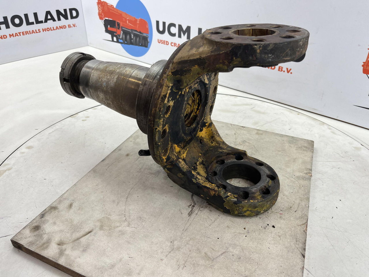 Grove AT 880 Steering knuckle 16 holes axle 2 - Fuzeta pentru Automacara: Foto 4 Grove AT 880 Steering knuckle 16 holes axle 2 - Fuzeta pentru Automacara: Foto 4