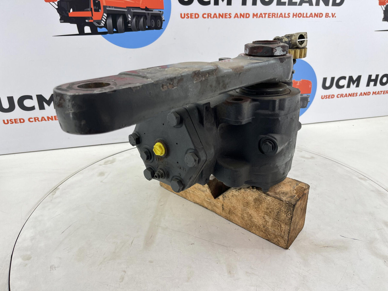Grove GMK 2035 steering box - Casetă de direcție pentru Automacara: Foto 4 Grove GMK 2035 steering box - Casetă de direcție pentru Automacara: Foto 4
