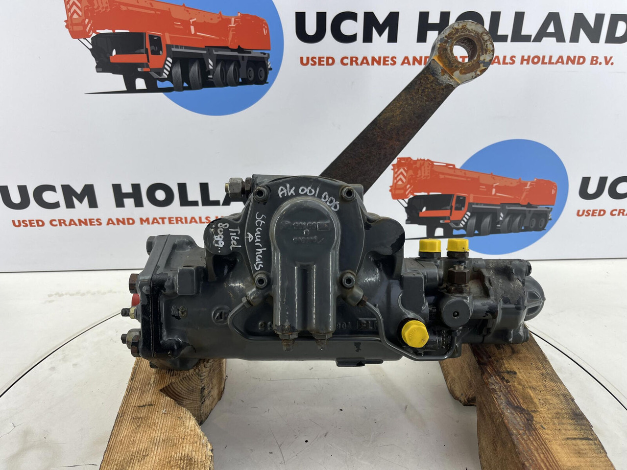 Grove GMK 3055 steering box - Casetă de direcție pentru Automacara: Foto 5 Grove GMK 3055 steering box - Casetă de direcție pentru Automacara: Foto 5
