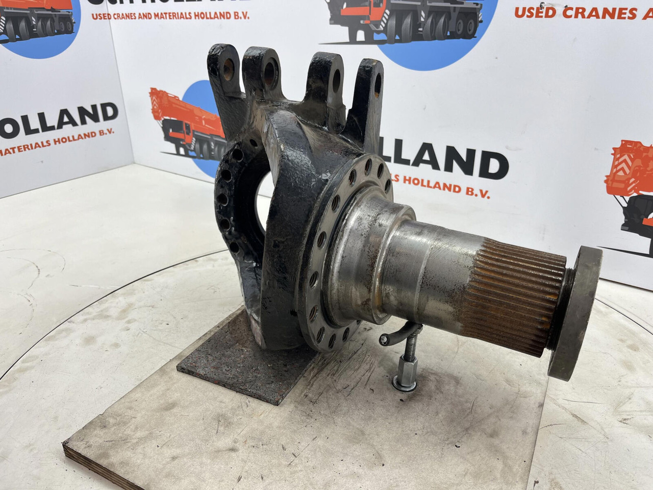 Grove GMK Steering knuckle 16 holes - Fuzeta pentru Automacara: Foto 3 Grove GMK Steering knuckle 16 holes - Fuzeta pentru Automacara: Foto 3