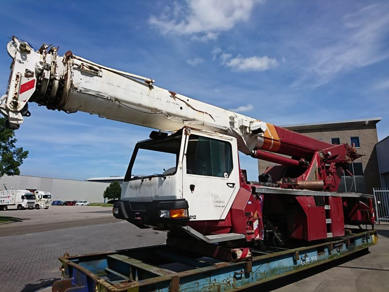 Liebherr LTM 1040-2.1 - Automacara: Foto 1 Liebherr LTM 1040-2.1 - Automacara: Foto 1