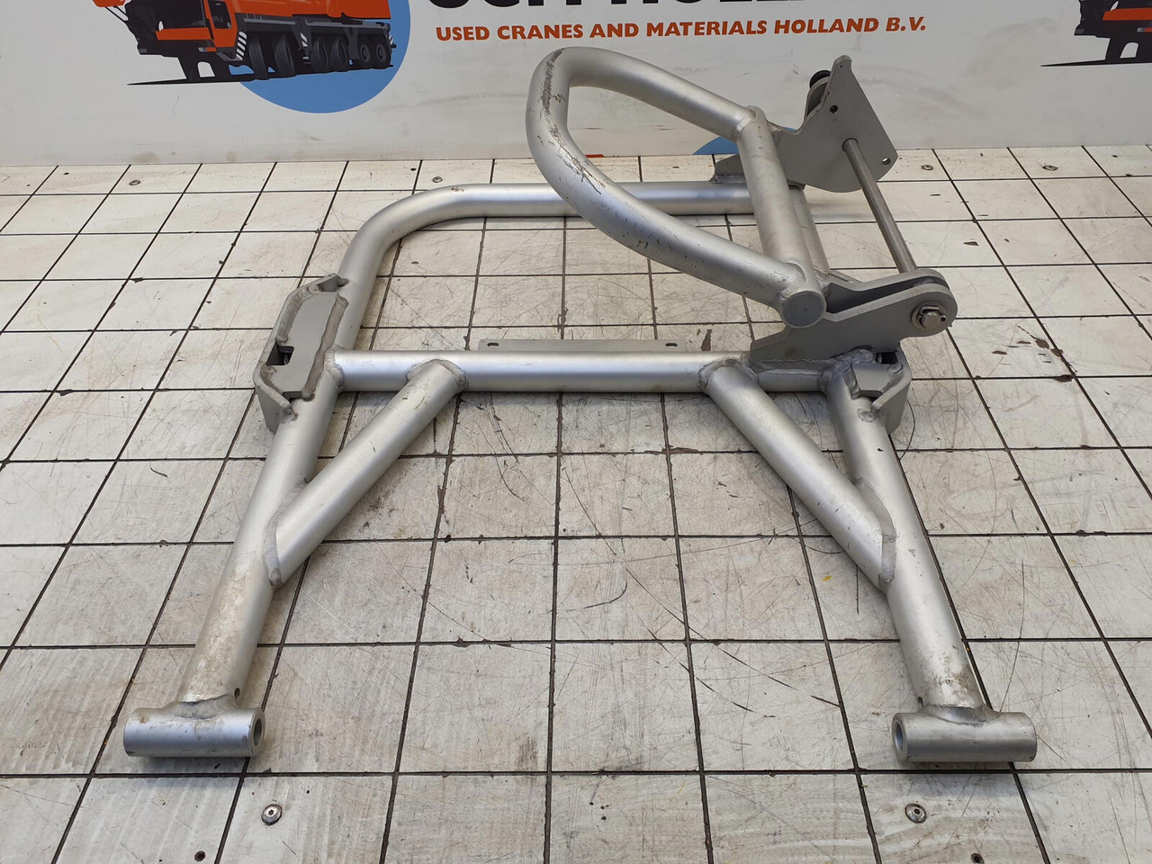 Liebherr LTM 1250-5.1 guard railing 40X500X760 - Caroserie și exterior pentru Automacara: Foto 2 Liebherr LTM 1250-5.1 guard railing 40X500X760 - Caroserie și exterior pentru Automacara: Foto 2