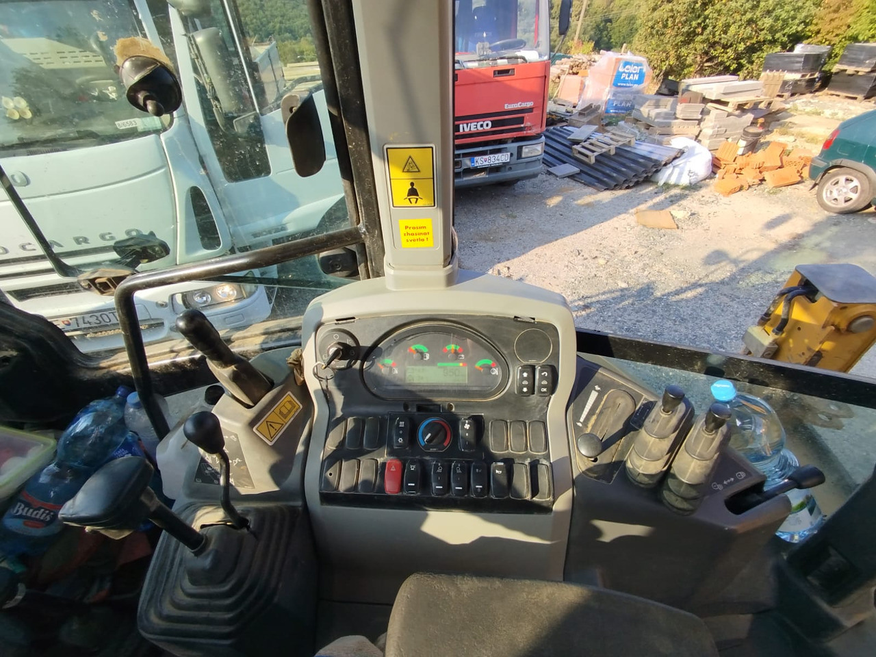 CATERPILLAR 472F2 - Buldoexcavator: Foto 4 CATERPILLAR 472F2 - Buldoexcavator: Foto 4