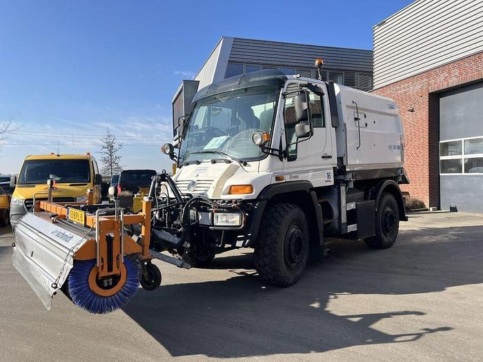 Mercedes-Benz Unimog U400 U400 4 x 2 / Schmidt SK350 sweeper - Măturătoare stradală: Foto 4 Mercedes-Benz Unimog U400 U400 4 x 2 / Schmidt SK350 sweeper - Măturătoare stradală: Foto 4