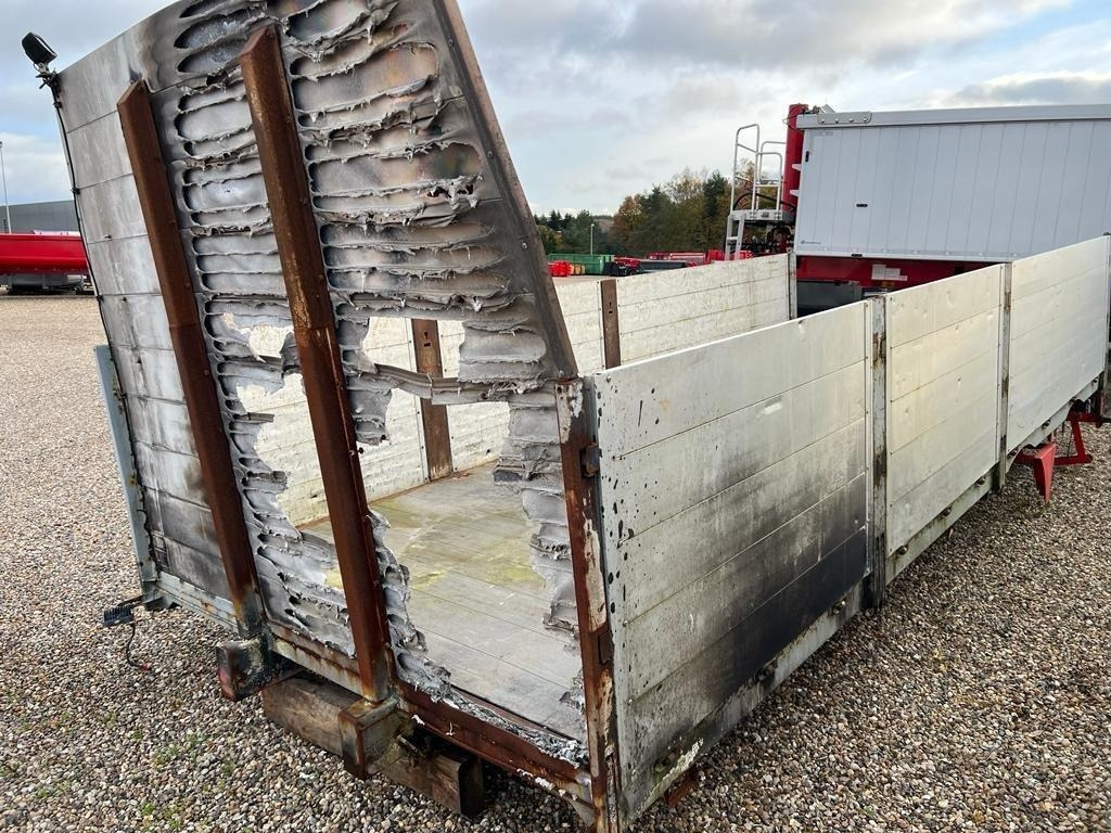 6300 mm - plads til bagmonteret kran - Platformă cu obloane: Foto 4 6300 mm - plads til bagmonteret kran - Platformă cu obloane: Foto 4