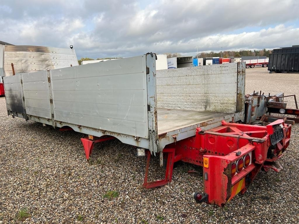 6300 mm - plads til bagmonteret kran - Platformă cu obloane: Foto 1 6300 mm - plads til bagmonteret kran - Platformă cu obloane: Foto 1