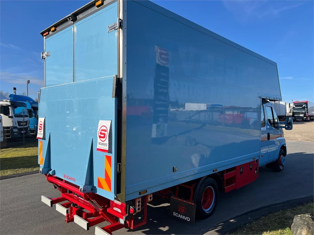 Iveco Daily 70C18 - dobbelt cab - Camion furgon: Foto 3 Iveco Daily 70C18 - dobbelt cab - Camion furgon: Foto 3