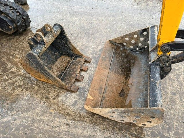 JCB 8008. 2 Löffel. 675h! - Mini excavator: Foto 3 JCB 8008. 2 Löffel. 675h! - Mini excavator: Foto 3