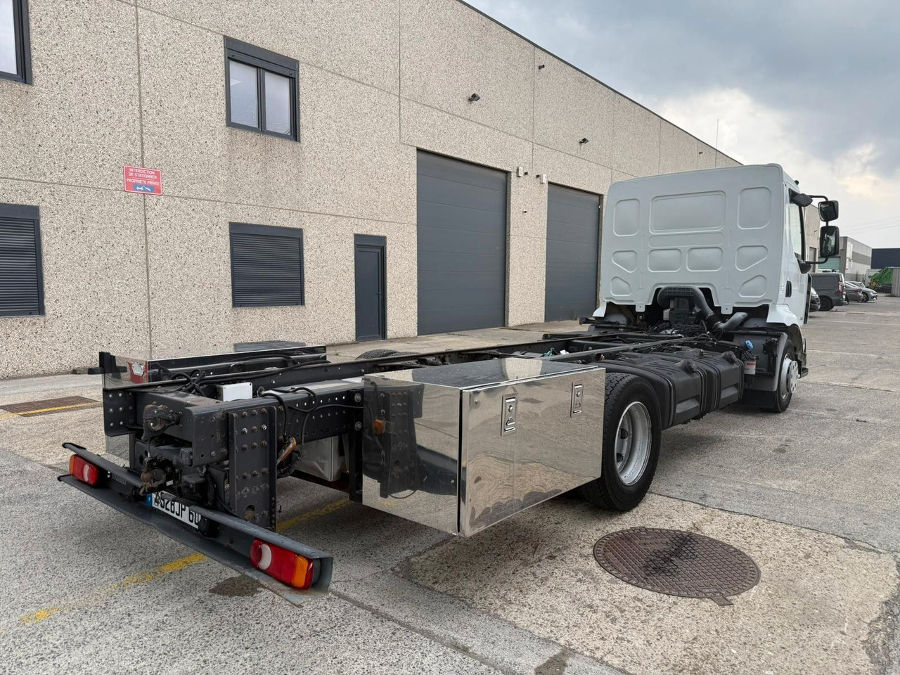 Renault Midlum 240dXi. Klima. 225.000km. - Camion şasiu: Foto 2 Renault Midlum 240dXi. Klima. 225.000km. - Camion şasiu: Foto 2