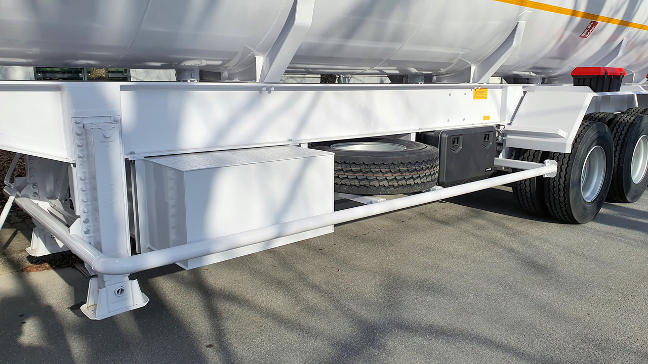 Sievering 40000 LITRE ADR FUEL TANK SEMI-TRAILER FOR MERCEDES ACTROS - Semiremorcă cisternă: Foto 5 Sievering 40000 LITRE ADR FUEL TANK SEMI-TRAILER FOR MERCEDES ACTROS - Semiremorcă cisternă: Foto 5