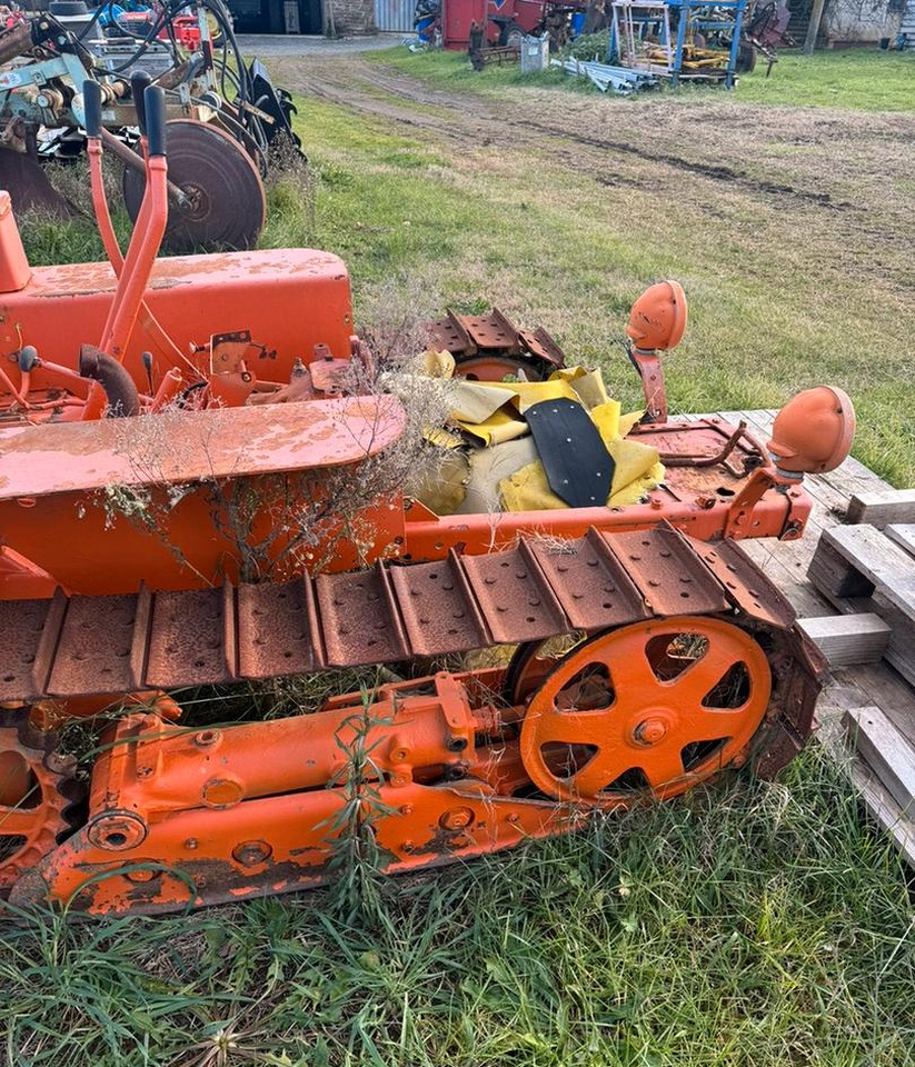 Fiat 352 - Tractor agricol: Foto 1 Fiat 352 - Tractor agricol: Foto 1