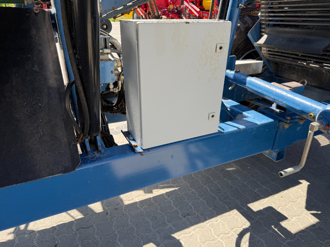 ASA-Lift T-130-B - Combina de recoltat struguri: Foto 3 ASA-Lift T-130-B - Combina de recoltat struguri: Foto 3