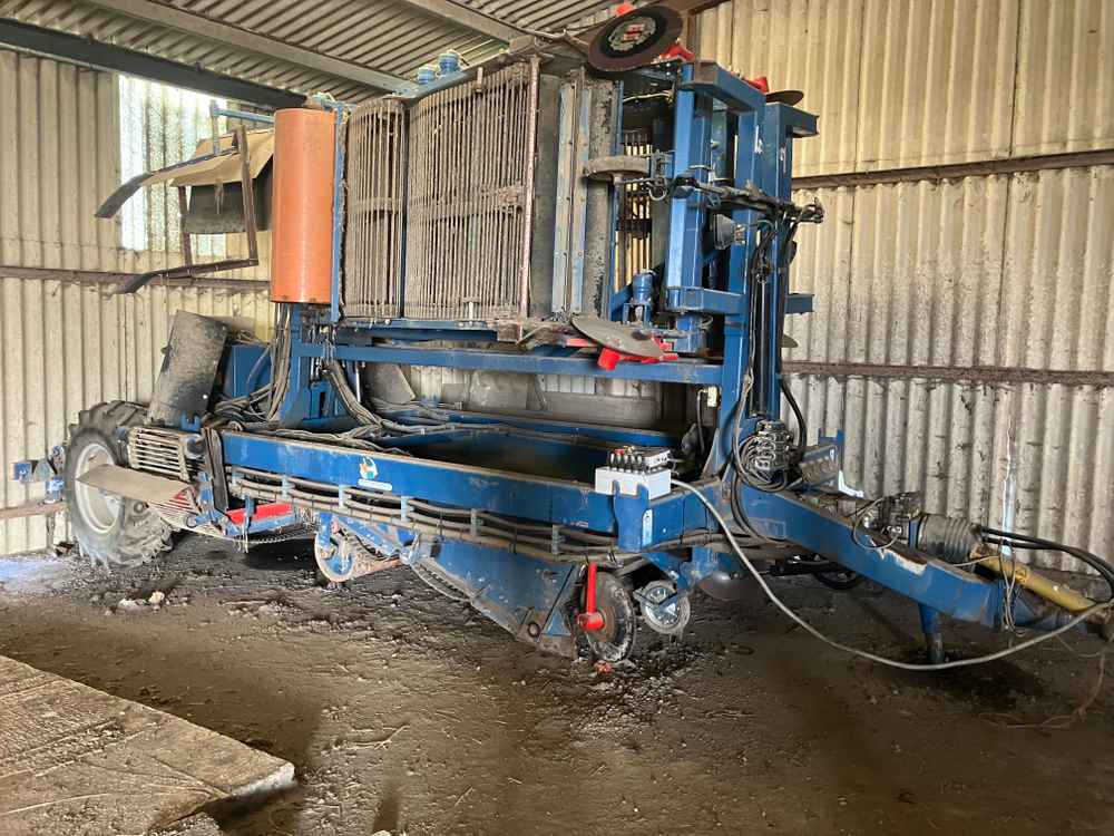 ASA-Lift ASA-Lift, WR300, Triple Bed Windrower - Combina de recoltat struguri: Foto 1 ASA-Lift ASA-Lift, WR300, Triple Bed Windrower - Combina de recoltat struguri: Foto 1