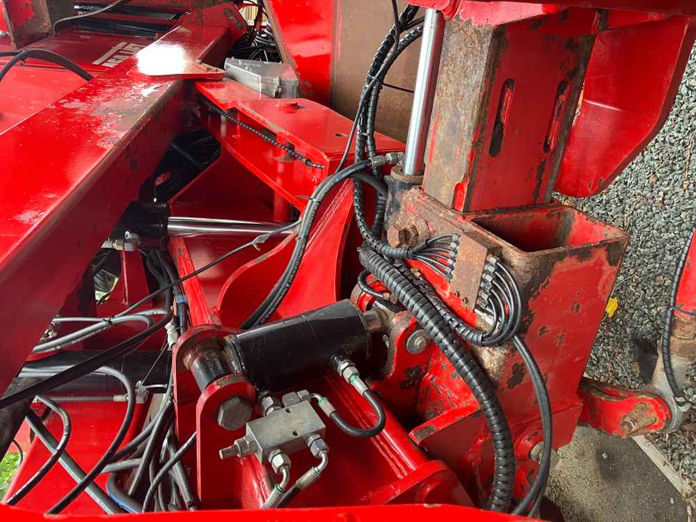 ASA-Lift Red Beet Topper - Combina de recoltat struguri: Foto 3 ASA-Lift Red Beet Topper - Combina de recoltat struguri: Foto 3