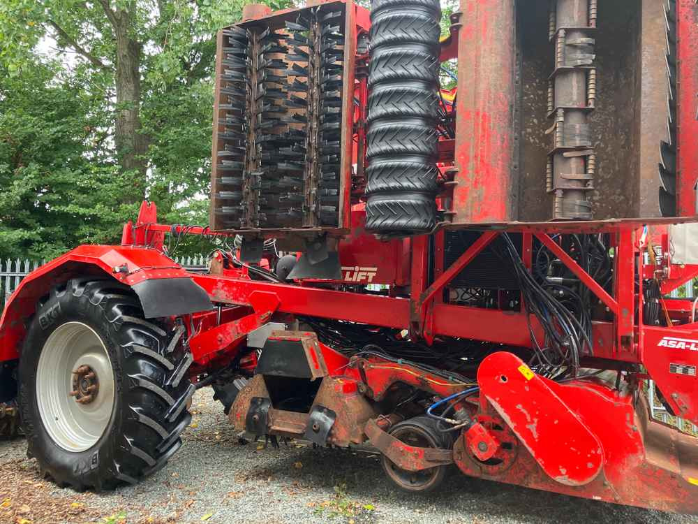 ASA-Lift Red Beet Topper - Combina de recoltat struguri: Foto 1 ASA-Lift Red Beet Topper - Combina de recoltat struguri: Foto 1