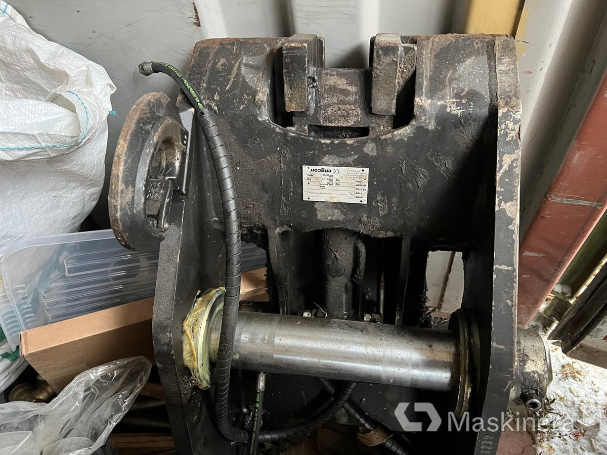 Redskapsfäste B20 Engcon RFS1 - Ataşament pentru Utilaje constructii: Foto 3 Redskapsfäste B20 Engcon RFS1 - Ataşament pentru Utilaje constructii: Foto 3