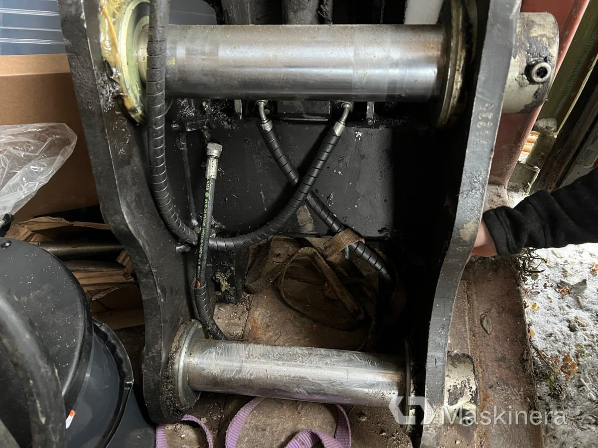 Redskapsfäste B20 Engcon RFS1 - Ataşament pentru Utilaje constructii: Foto 4 Redskapsfäste B20 Engcon RFS1 - Ataşament pentru Utilaje constructii: Foto 4