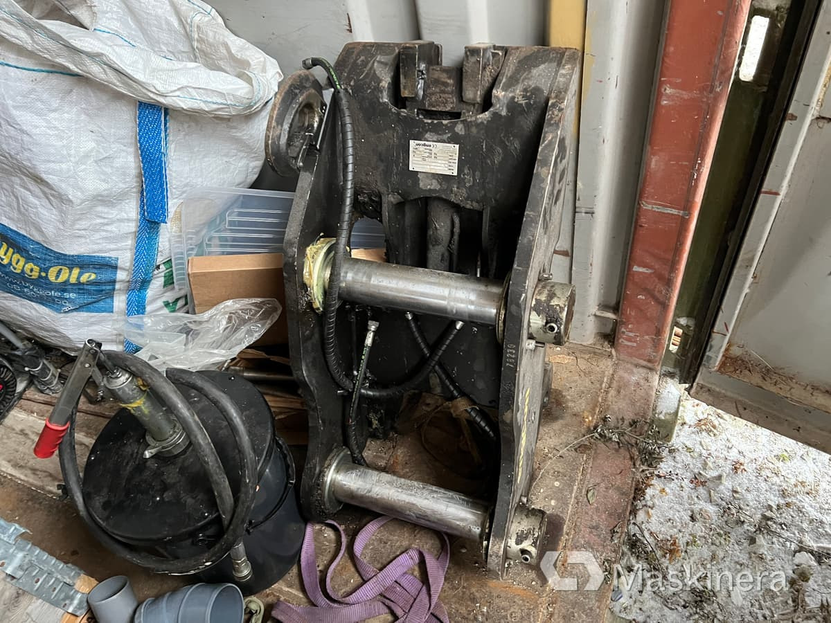 Redskapsfäste B20 Engcon RFS1 - Ataşament pentru Utilaje constructii: Foto 2 Redskapsfäste B20 Engcon RFS1 - Ataşament pentru Utilaje constructii: Foto 2