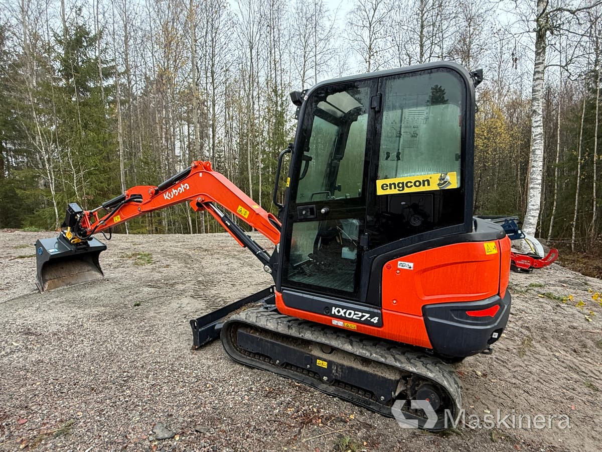 Grävmaskin Kubota KX027-4 med flera redskap - Excavator pe şenile: Foto 3 Grävmaskin Kubota KX027-4 med flera redskap - Excavator pe şenile: Foto 3