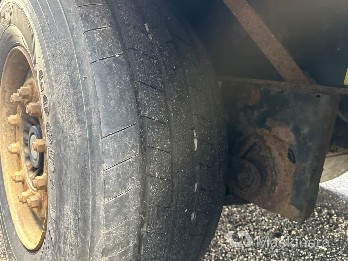 Semiremorcă prelată Krone SD Kapelltrailer Krone: Foto 19 Semiremorcă prelată Krone SD Kapelltrailer Krone: Foto 19