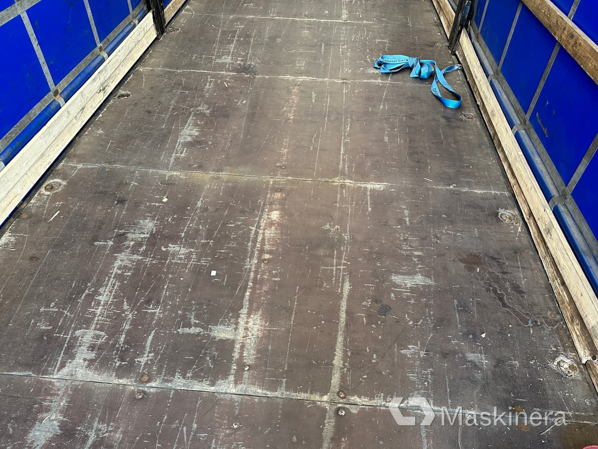 Semiremorcă prelată Krone SD Kapelltrailer Krone: Foto 30 Semiremorcă prelată Krone SD Kapelltrailer Krone: Foto 30