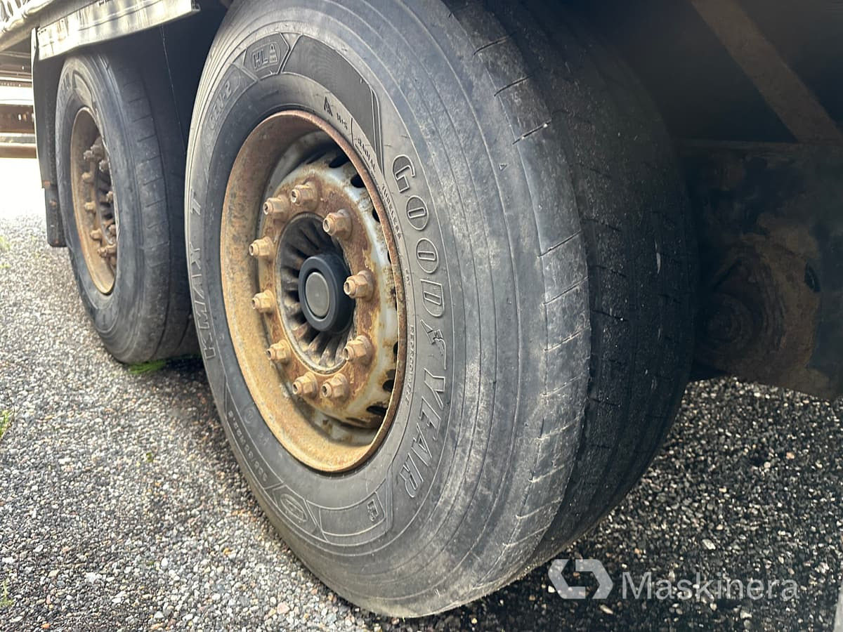 Semiremorcă prelată Krone SD Kapelltrailer Krone: Foto 18 Semiremorcă prelată Krone SD Kapelltrailer Krone: Foto 18