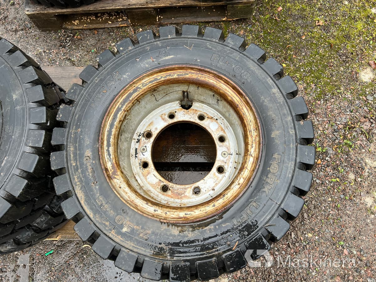 Mitas FL-08 Twindäck på fälg Mitas 7,50-15, 4 st - Roată completă pentru Utilaje constructii: Foto 2 Mitas FL-08 Twindäck på fälg Mitas 7,50-15, 4 st - Roată completă pentru Utilaje constructii: Foto 2