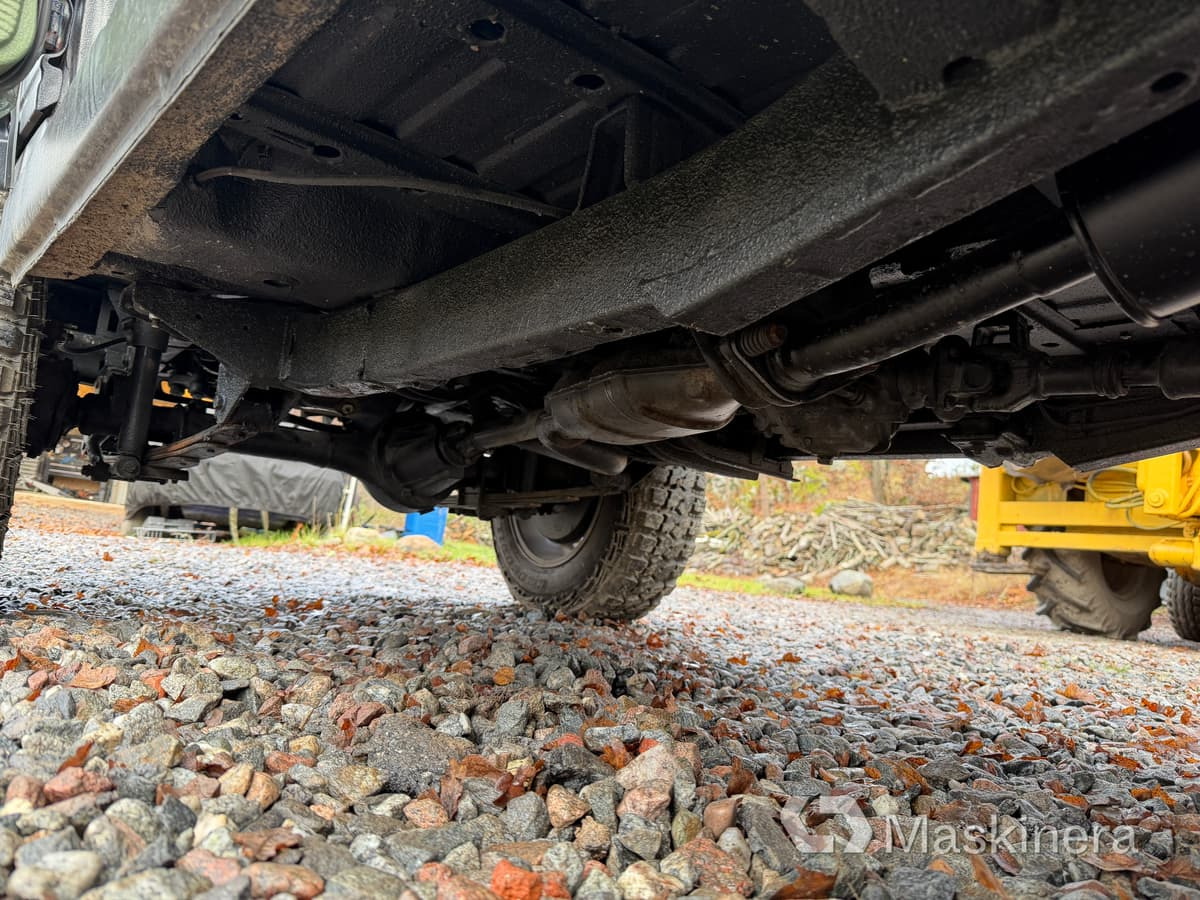 Autoutilitară compactă Pickup Suzuki Samurai 1.9TD 4WD: Foto 38 Autoutilitară compactă Pickup Suzuki Samurai 1.9TD 4WD: Foto 38