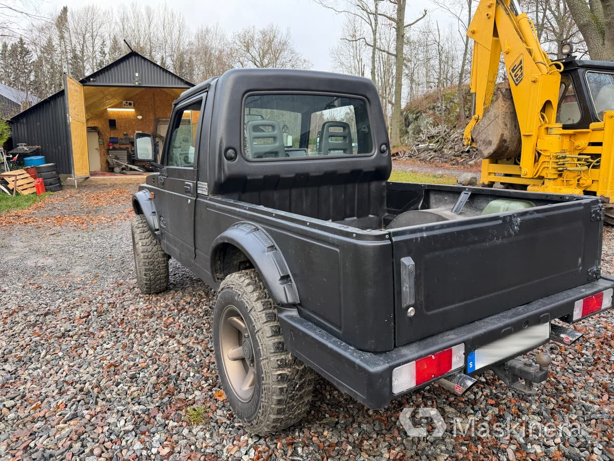Autoutilitară compactă Pickup Suzuki Samurai 1.9TD 4WD: Foto 7 Autoutilitară compactă Pickup Suzuki Samurai 1.9TD 4WD: Foto 7
