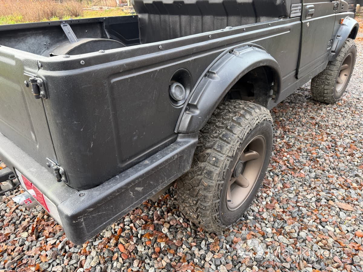 Autoutilitară compactă Pickup Suzuki Samurai 1.9TD 4WD: Foto 12 Autoutilitară compactă Pickup Suzuki Samurai 1.9TD 4WD: Foto 12