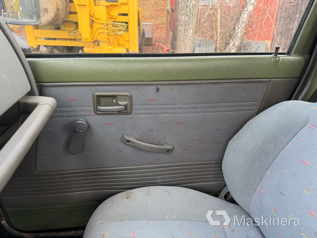 Autoutilitară compactă Pickup Suzuki Samurai 1.9TD 4WD: Foto 30 Autoutilitară compactă Pickup Suzuki Samurai 1.9TD 4WD: Foto 30