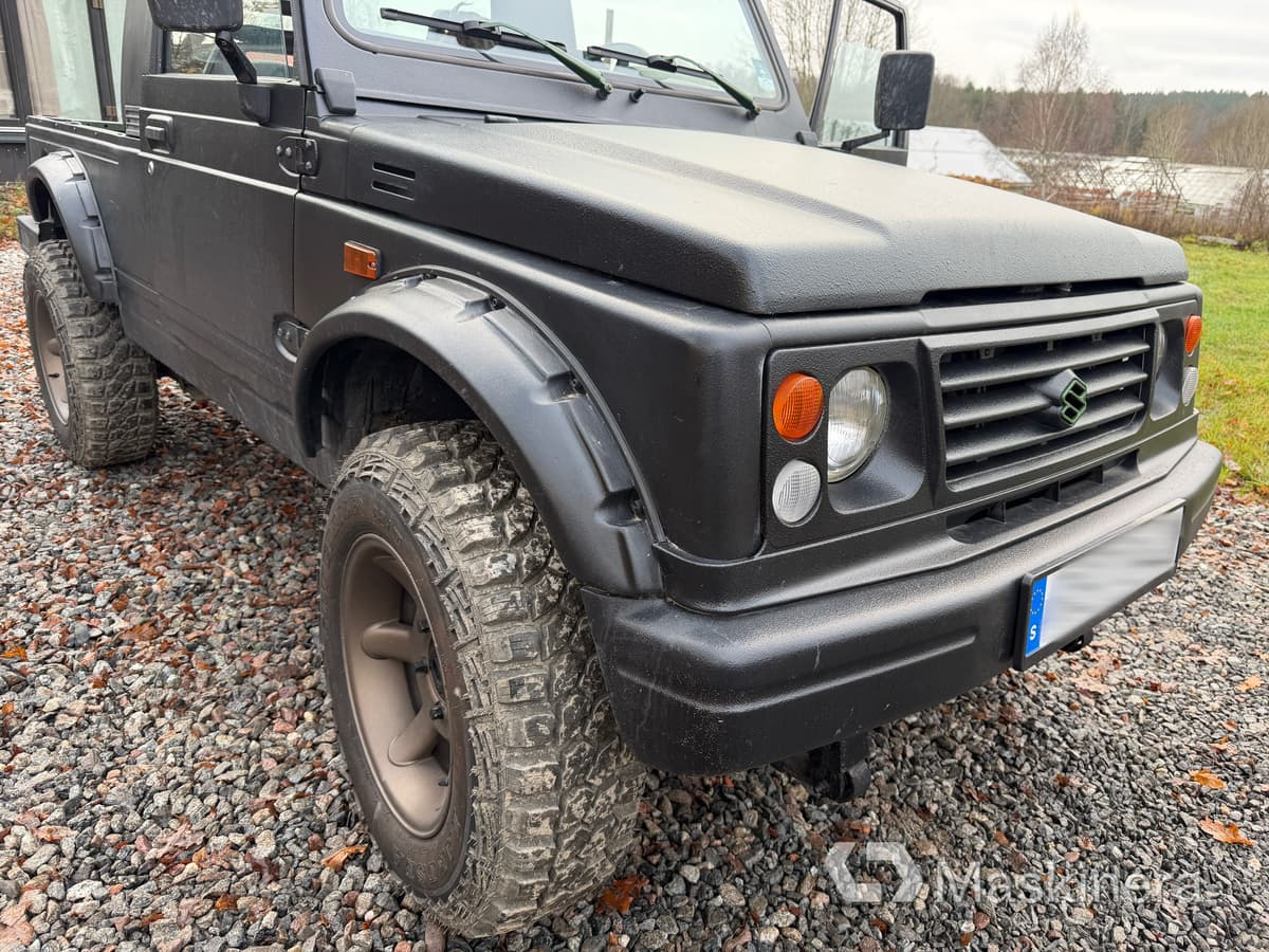 Autoutilitară compactă Pickup Suzuki Samurai 1.9TD 4WD: Foto 14 Autoutilitară compactă Pickup Suzuki Samurai 1.9TD 4WD: Foto 14