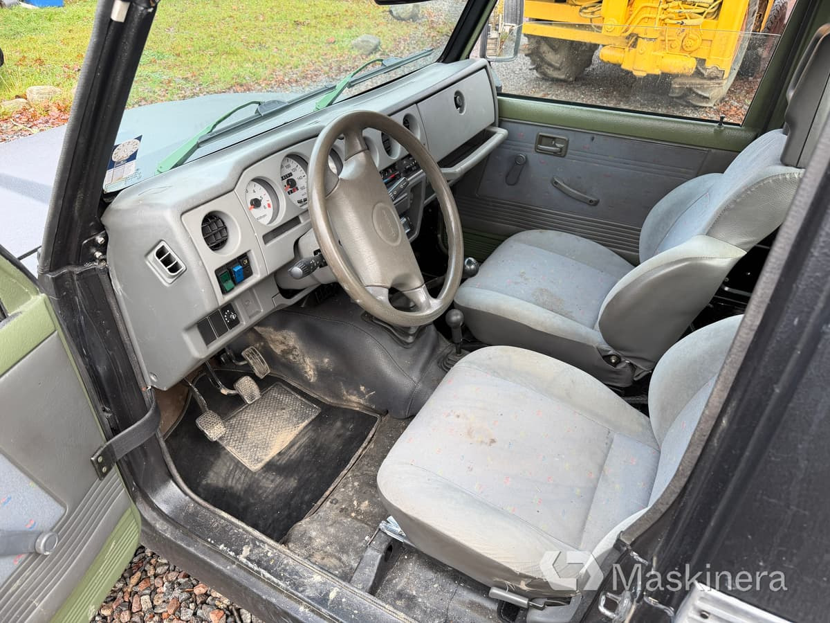 Autoutilitară compactă Pickup Suzuki Samurai 1.9TD 4WD: Foto 22 Autoutilitară compactă Pickup Suzuki Samurai 1.9TD 4WD: Foto 22