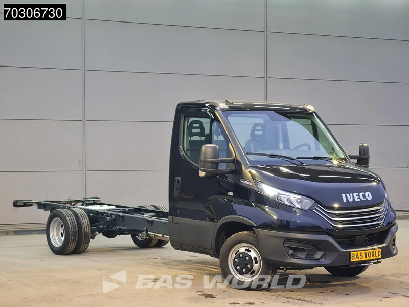 Iveco Daily 35C18 3.0L Automaat Luchtvering 410WB Chassis Cabine LED Navi Airco Cruise Euro6 Chassis Fahrgestell Airco Cruise control - Autoutilitară: Foto 3 Iveco Daily 35C18 3.0L Automaat Luchtvering 410WB Chassis Cabine LED Navi Airco Cruise Euro6 Chassis Fahrgestell Airco Cruise control - Autoutilitară: Foto 3