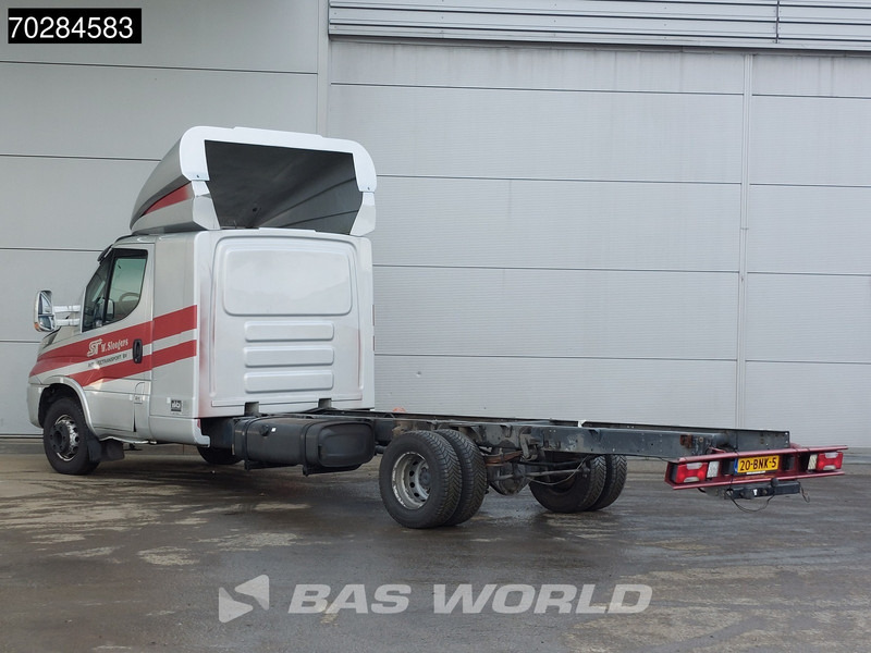 Iveco Daily 70C21 3.0L 475WB Chassis Cabine 3,5t Trekhaak 210PK Dubbellucht Cruise APK 06-2026 Euro6 Chassis Fahrgestell Trekhaak Cruise con - Autoutilitară: Foto 2 Iveco Daily 70C21 3.0L 475WB Chassis Cabine 3,5t Trekhaak 210PK Dubbellucht Cruise APK 06-2026 Euro6 Chassis Fahrgestell Trekhaak Cruise con - Autoutilitară: Foto 2