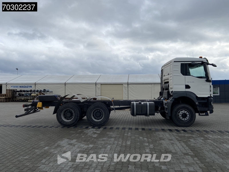 Camion şasiu nou MAN TGS 33.400 6X4 NEW 6x4 chassis Big-Axle Manual Airco EURO 2: Foto 7 Camion şasiu nou MAN TGS 33.400 6X4 NEW 6x4 chassis Big-Axle Manual Airco EURO 2: Foto 7