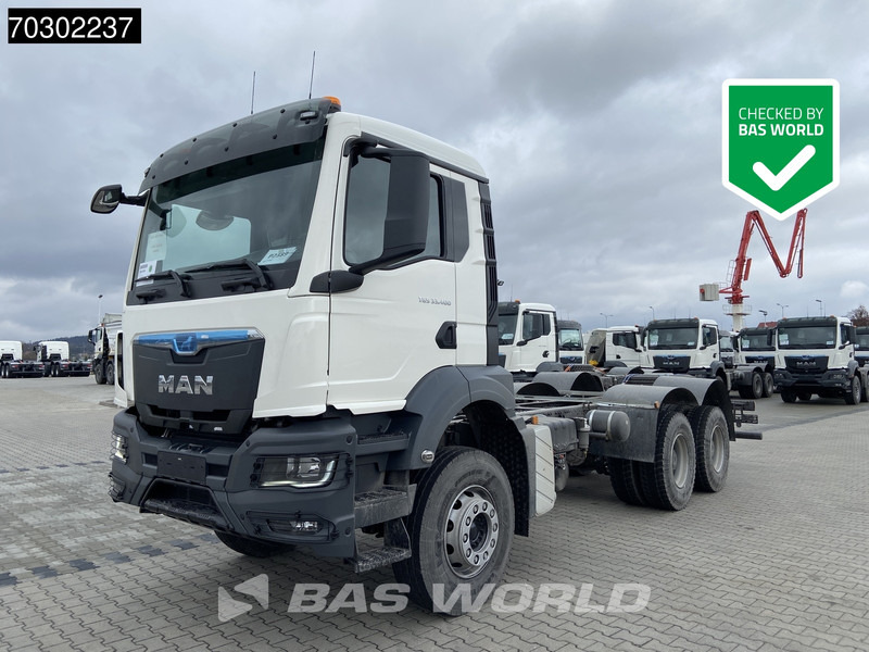 MAN TGS 33.400 6X4 NEW 6x4 chassis Big-Axle Manual Airco EURO 2 - Camion şasiu: Foto 1 MAN TGS 33.400 6X4 NEW 6x4 chassis Big-Axle Manual Airco EURO 2 - Camion şasiu: Foto 1