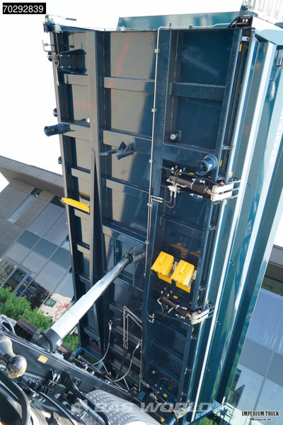 MAN TGS 41.480 TGS 8X8 - Camion basculantă: Foto 3 MAN TGS 41.480 TGS 8X8 - Camion basculantă: Foto 3