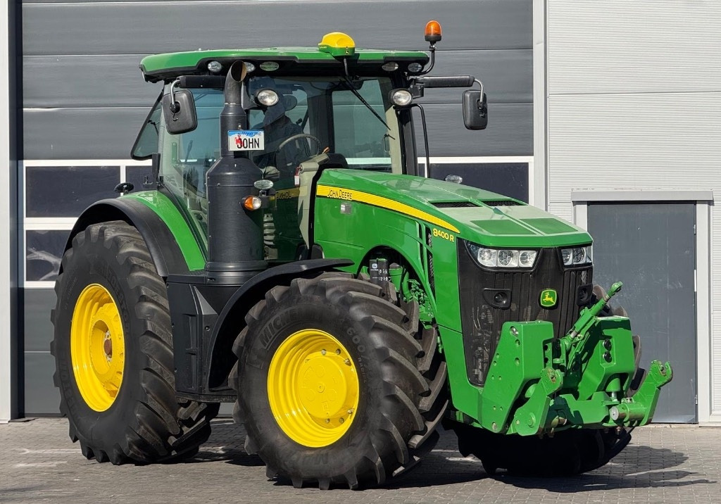 John Deere 8400 R - Tractor agricol: Foto 1 John Deere 8400 R - Tractor agricol: Foto 1