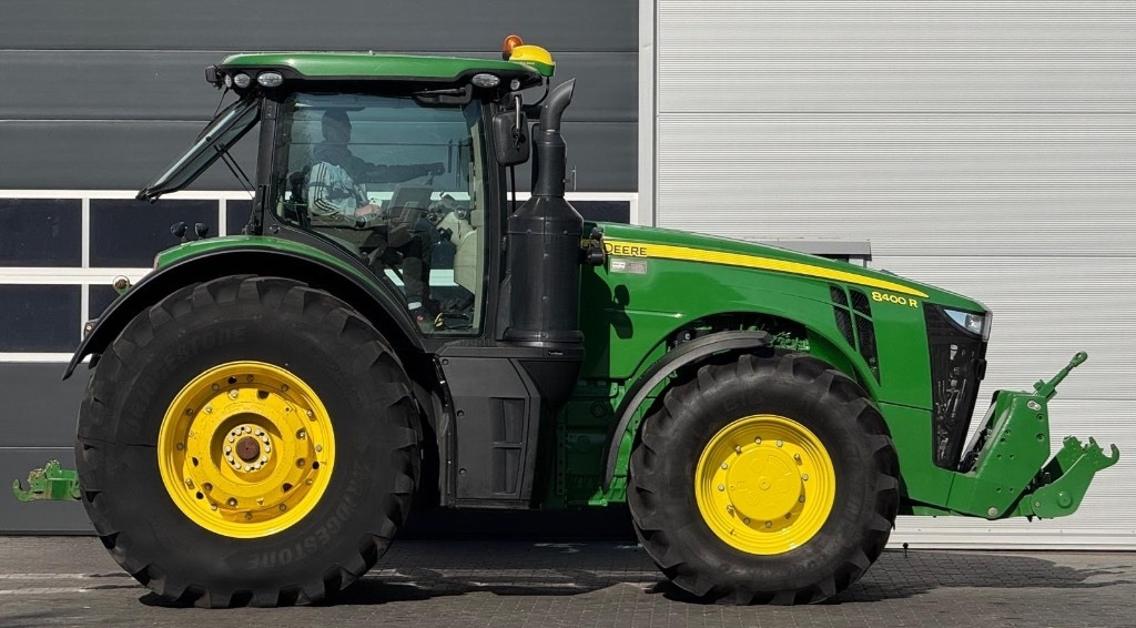 John Deere 8400 R - Tractor agricol: Foto 4 John Deere 8400 R - Tractor agricol: Foto 4