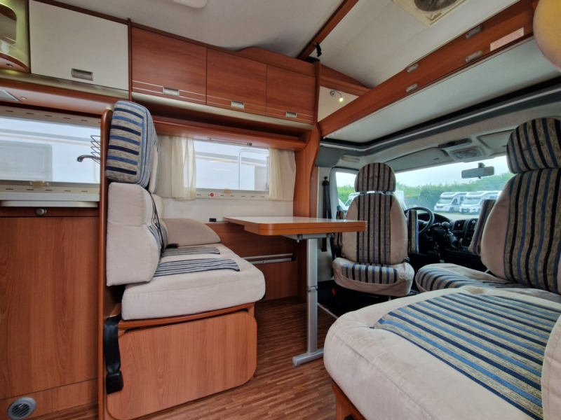 Laika X 710 - Autorulotă alkov: Foto 4 Laika X 710 - Autorulotă alkov: Foto 4