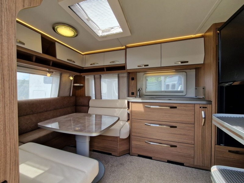 TABBERT ROSSINI 490 TD FINEST EDITION - Rulotă: Foto 3 TABBERT ROSSINI 490 TD FINEST EDITION - Rulotă: Foto 3